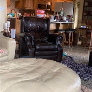 Meet your Posher, Deedee